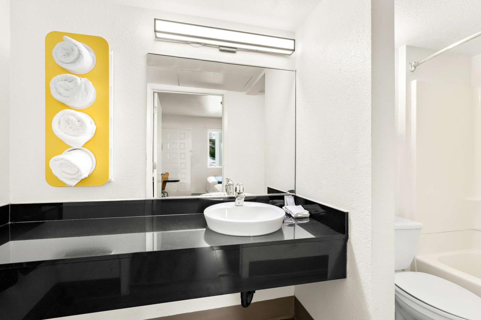 Studio 6 Suites Carpinteria, Ca Santa Barbara South Bagian luar foto